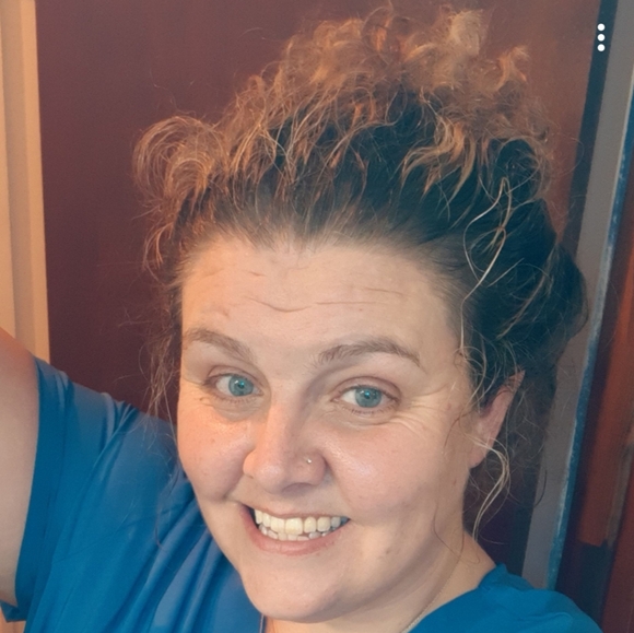 Meet your Posher, Ashley - Picture 2 of 3